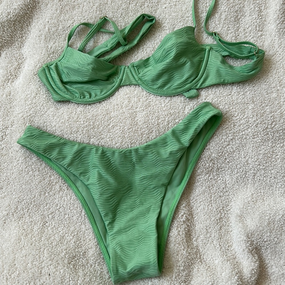 Monday swim green bikini. Maui top and Byron bottom